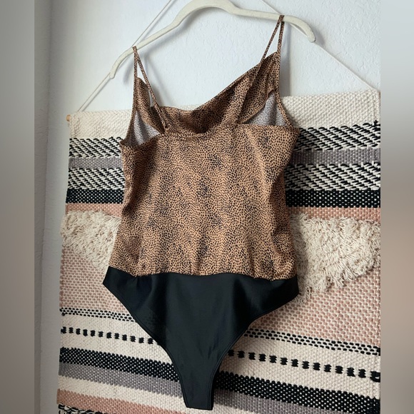 NWT women’s animal print satin bodysuit - Picture 2 of 4